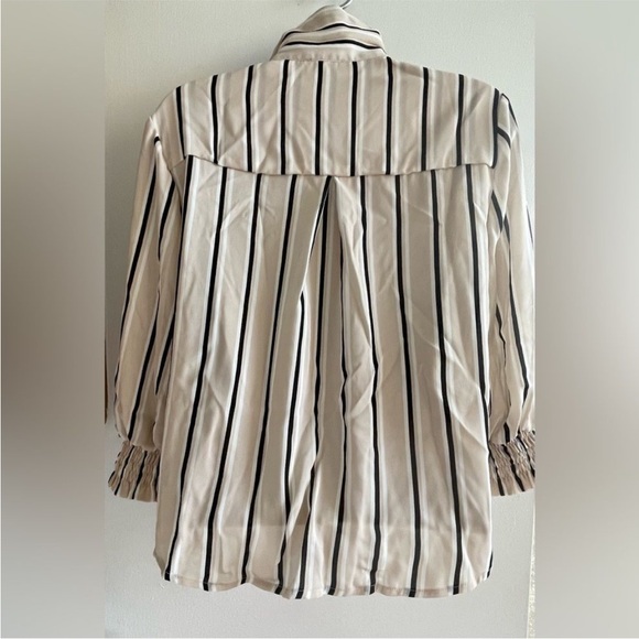 NWT Urban Outfitters Lumiere Blouse Taupe Multi Size Medium - Picture 3 of 9